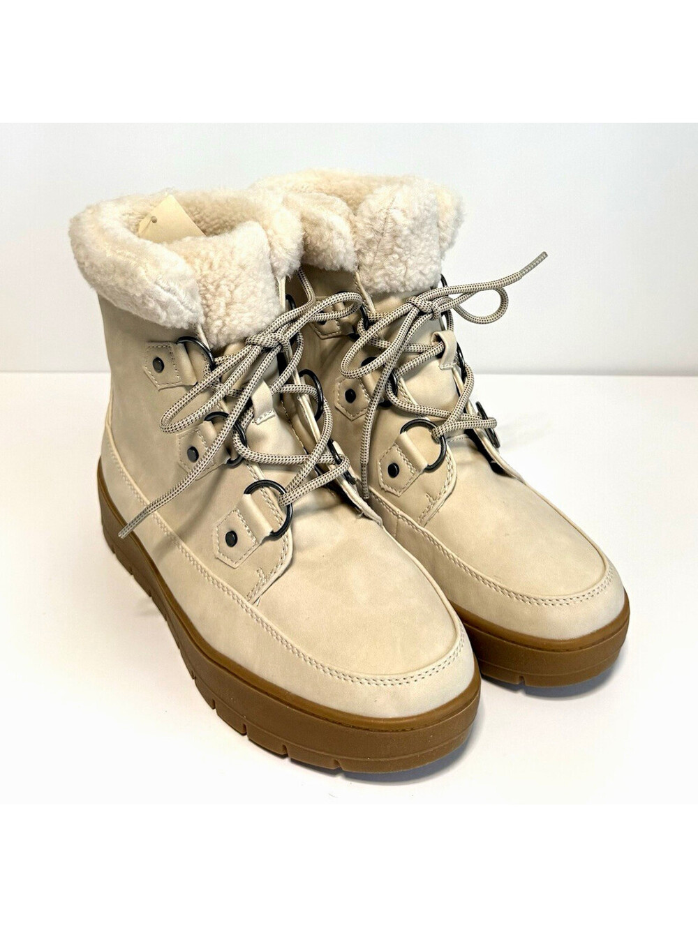 Falls Creek Anita Women’s White Faux Fur Lace Up Winter Boots Size 7M NWT